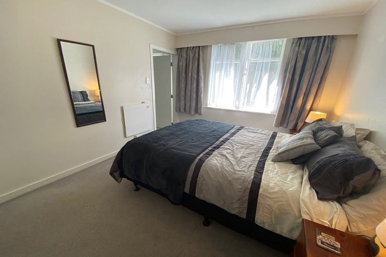 Photo of property in 2 Kopiko Way, Brooklyn, Wellington, 6021