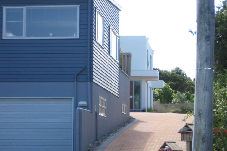 Photo of property in 19 Peter Terrace, Castor Bay, Auckland, 0620