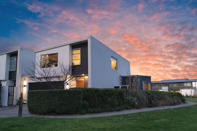 Photo of property in 17 Seager Lane, Hillmorton, Christchurch, 8024