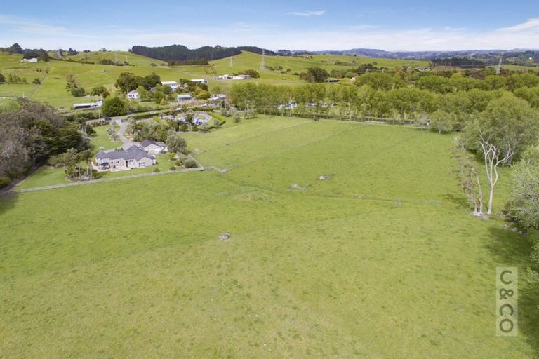 Photo of property in 832 Old North Road, Waimauku, 0882