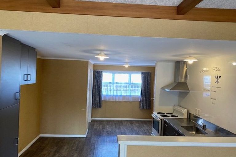 Photo of property in 90 Chelwood Street, Takaro, Palmerston North, 4412