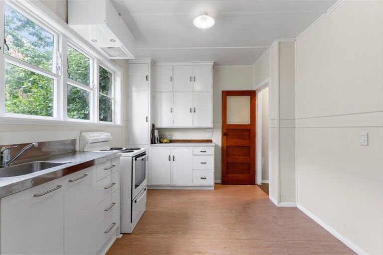 Photo of property in 2/2a Domain Street, Devonport, Auckland, 0624