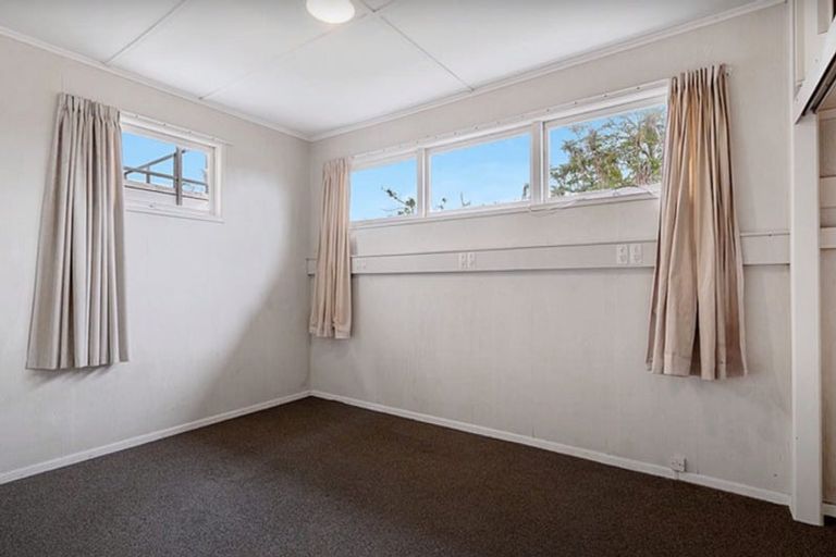 Photo of property in 36 Muir Avenue, Mangere Bridge, Auckland, 2022