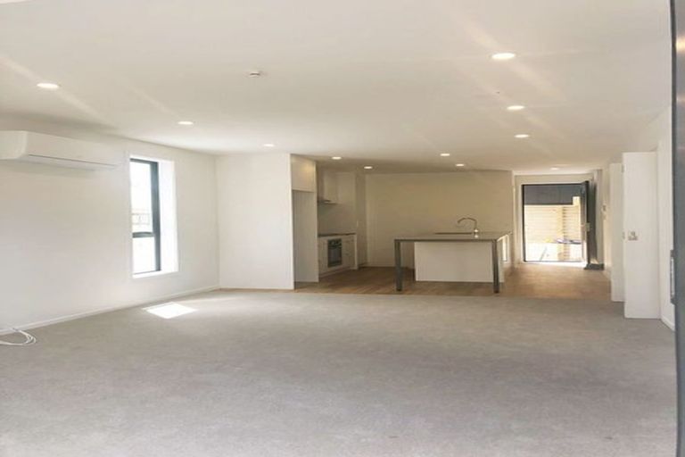 Photo of property in 1/27 Main Road, Wainuiomata, Lower Hutt, 5014