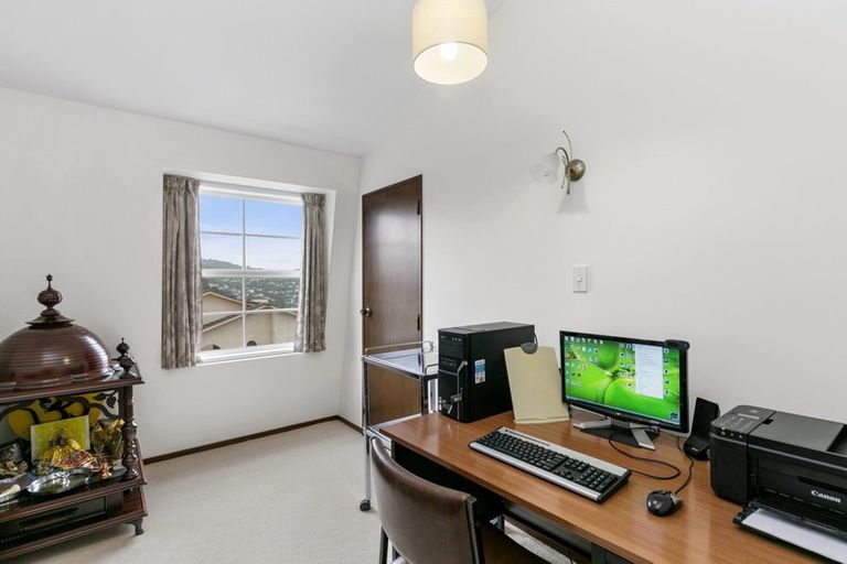 Photo of property in 7 Epping Grove, Karori, Wellington, 6012