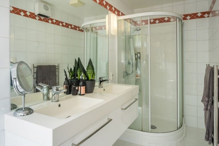 Photo of property in 31 Observatory Close, Whitby, Porirua, 5024