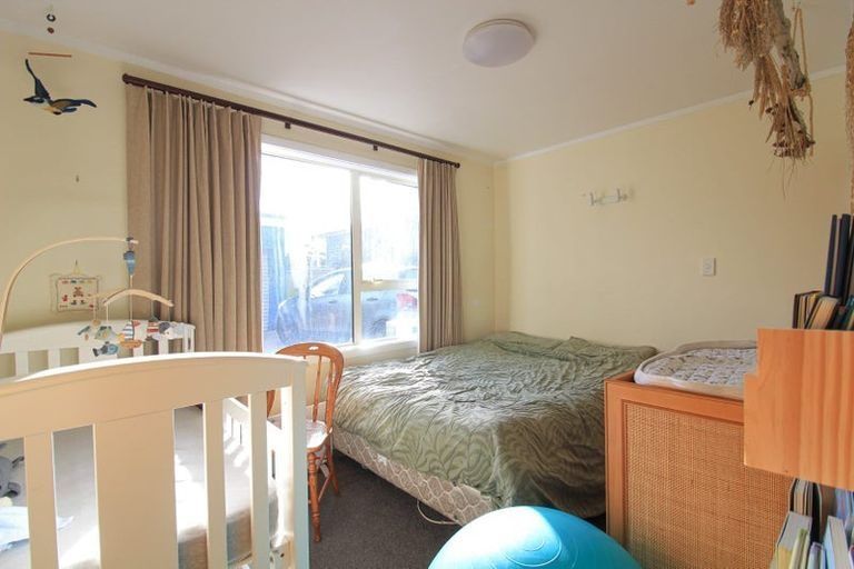 Photo of property in 30f4 Lyall Parade, Lyall Bay, Wellington, 6022