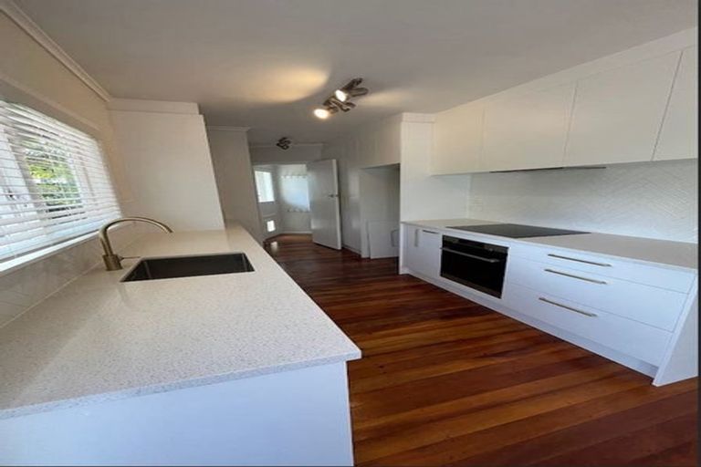 Photo of property in 1/24 Lancaster Road, Beach Haven, Auckland, 0626