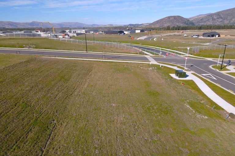 Photo of property in 2 Mason Street, Wanaka, 9305