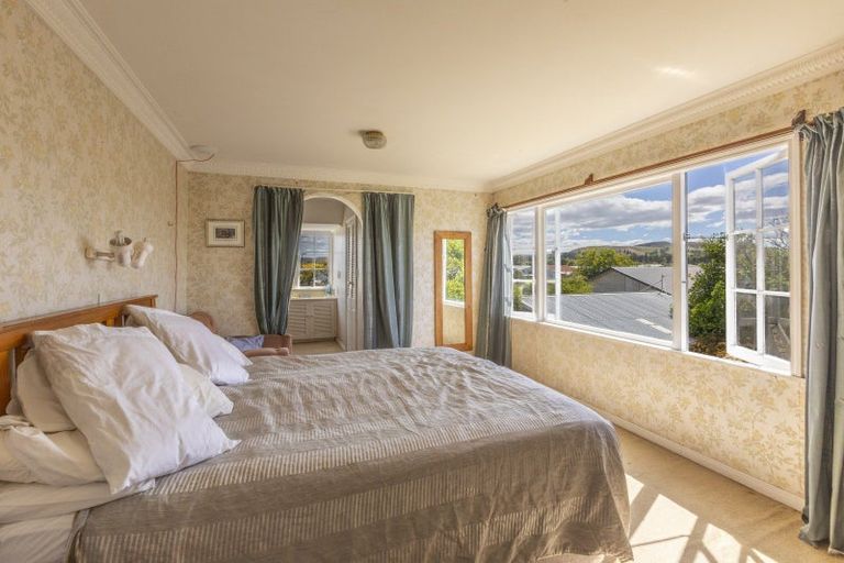 Photo of property in 11 Cook Street, Waipukurau, 4200