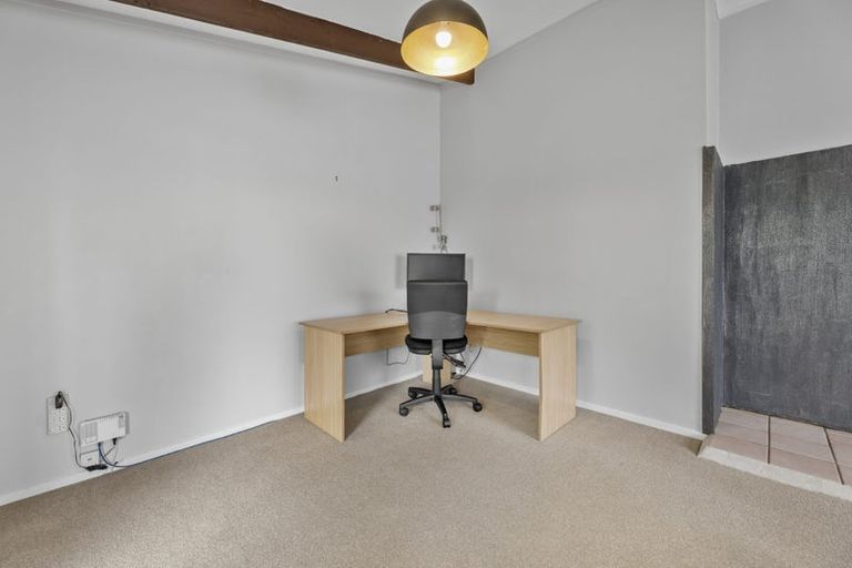 Photo of property in 2/180 Henderson Valley Road, Henderson, Auckland, 0612