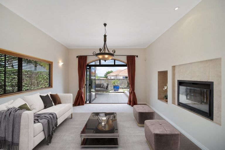 Photo of property in 25 Brooke Ridge Rise, East Tamaki Heights, Auckland, 2016