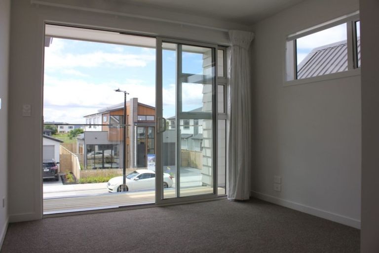 Photo of property in 16 Myland Drive, Hobsonville, Auckland, 0616