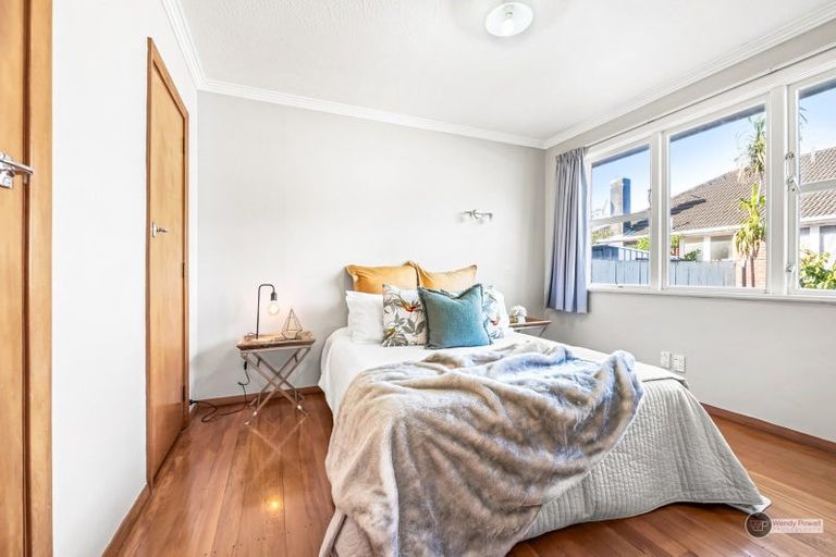 Photo of property in 25 Nile Street, Waterloo, Lower Hutt, 5011