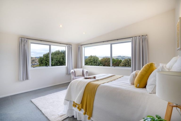 Photo of property in 42 Waverton Terrace, Churton Park, Wellington, 6037