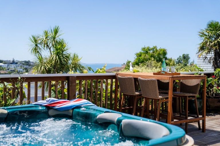 Photo of property in 15 Kowhai Road, Mairangi Bay, Auckland, 0630
