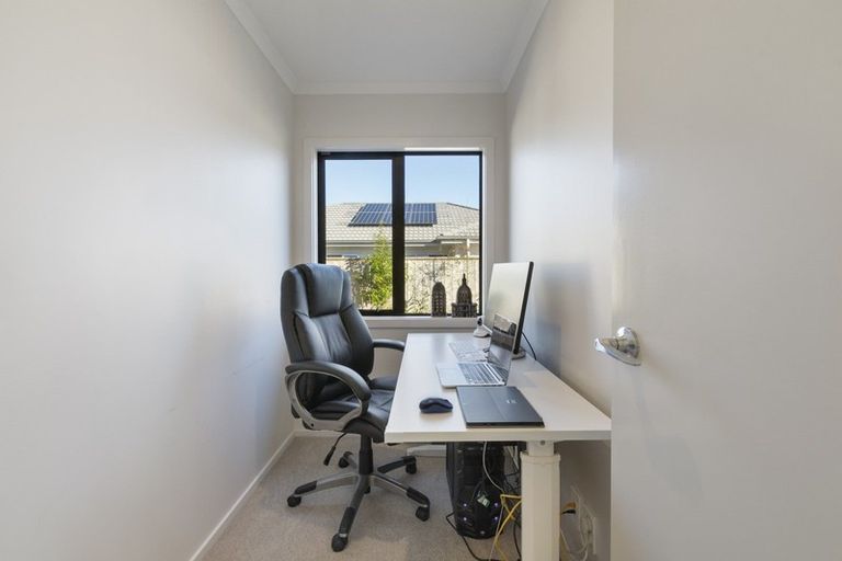 Photo of property in 29 Henrietta Maxwell Grove, Wainuiomata, Lower Hutt, 5014