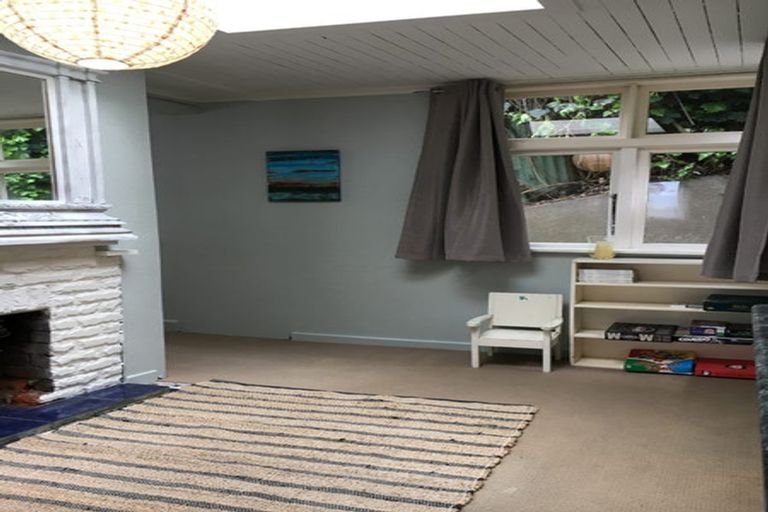 Photo of property in 28 Coote Road, Bluff Hill, Napier, 4110