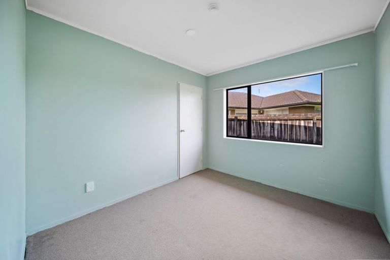 Photo of property in 21 Masters Place, Favona, Auckland, 2024
