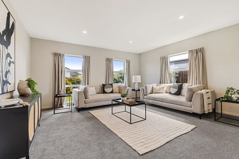 Photo of property in 15 Saint Peters Close, Woolston, Christchurch, 8062