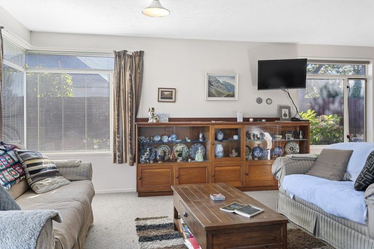 Photo of property in 2/27 Prossers Road, Saint Martins, Christchurch, 8022