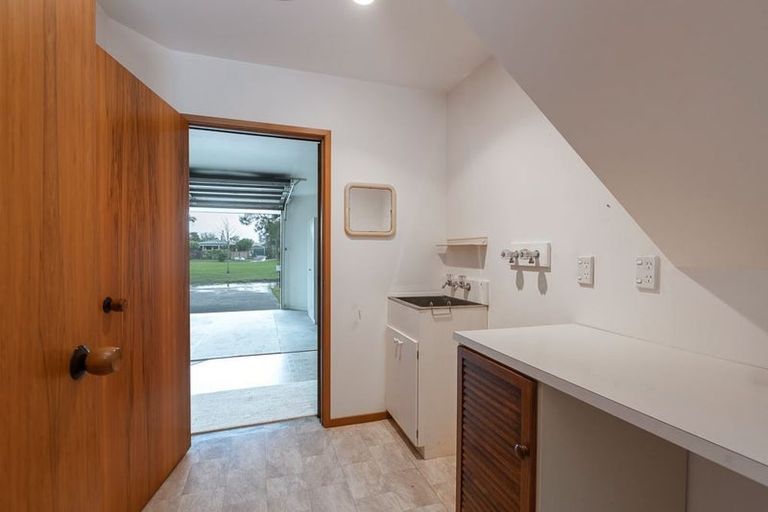 Photo of property in 7 Nickell Place, Orewa, 0931