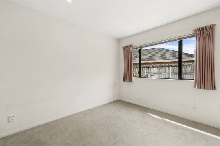 Photo of property in 2/20 De Menech Grove, Avalon, Lower Hutt, 5011