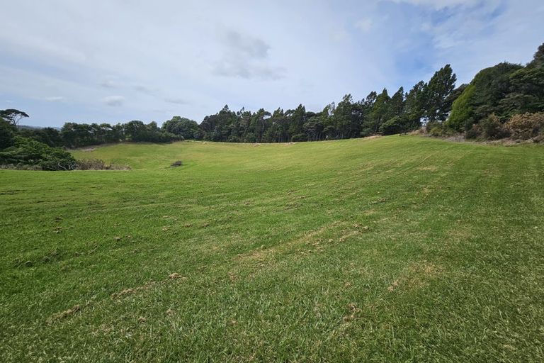Photo of property in 214a Three Oaks Drive, Dairy Flat, 0794
