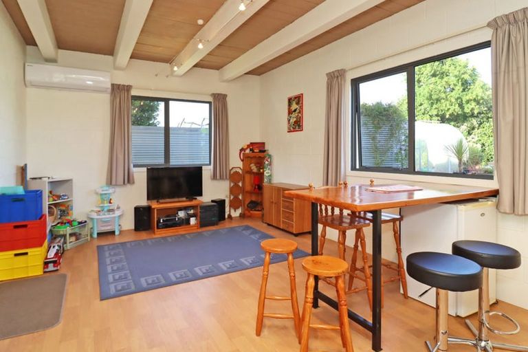 Photo of property in 11 Oakham Street, Hampden, 9410