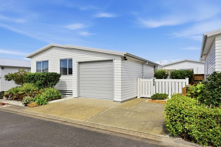 Photo of property in 304/11 Kamahi Crescent, Papamoa Beach, Papamoa, 3118