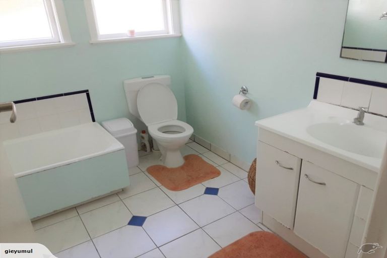 Photo of property in 6 Tobruk Street, Karori, Wellington, 6012