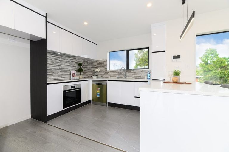 Photo of property in 1/7 Ranui Station Road, Ranui, Auckland, 0612