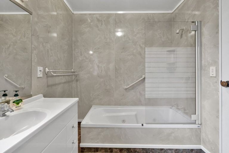 Photo of property in 87 Miranda Street, Stratford, 4332