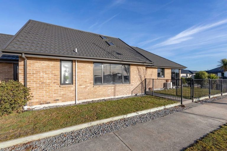 Photo of property in 42 Whakatipu Street, Pegasus, 7612