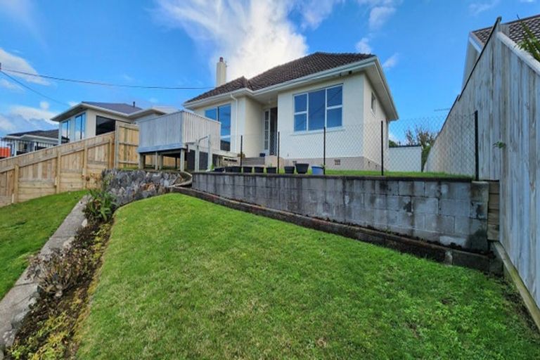 Photo of property in 90 Mangorei Road, Strandon, New Plymouth, 4312