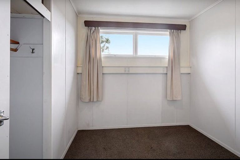 Photo of property in 36 Muir Avenue, Mangere Bridge, Auckland, 2022