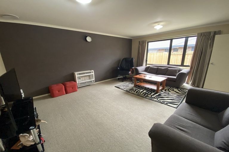 Photo of property in 8 Boston Parade, Kelvin Grove, Palmerston North, 4414