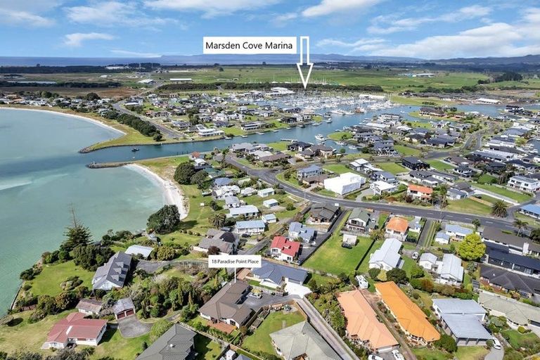 Photo of property in 18 Paradise Point Place, One Tree Point, 0118