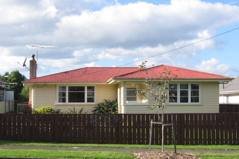 Photo of property in 42a Churchill Avenue, Manurewa, Auckland, 2102