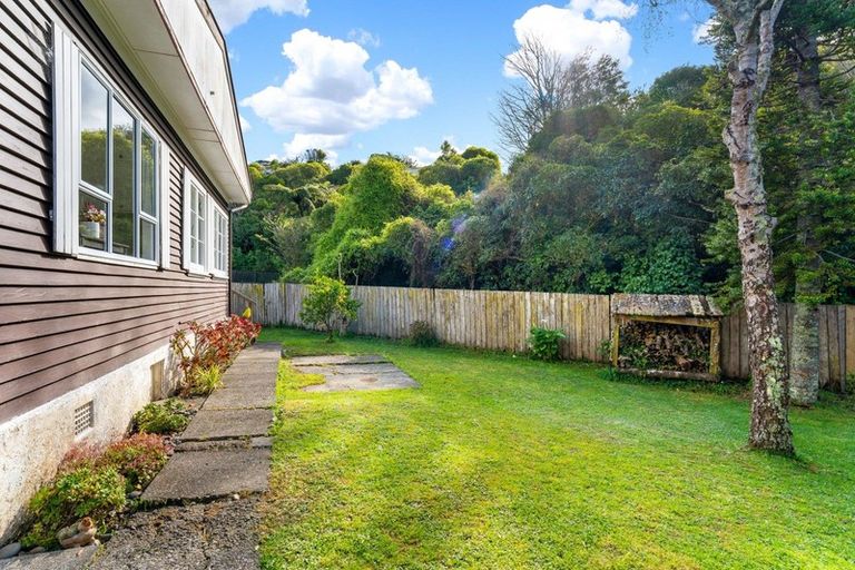 Photo of property in 52 The Drive, Tawa, Wellington, 5028