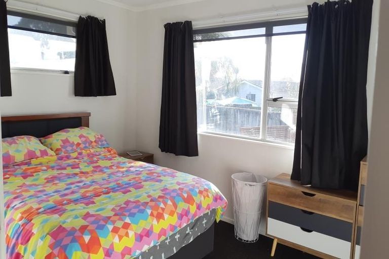 Photo of property in 11 Henry Curd Terrace, Pukekohe, 2120