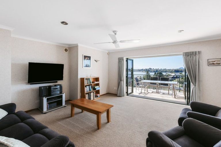 Photo of property in 32 Downing Place, Welcome Bay, Tauranga, 3112
