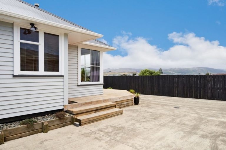 Photo of property in 49a Piko Street, Titahi Bay, Porirua, 5022