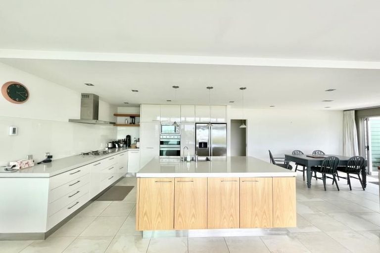 Photo of property in 47 Spinnaker Drive, Te Atatu Peninsula, Auckland, 0610