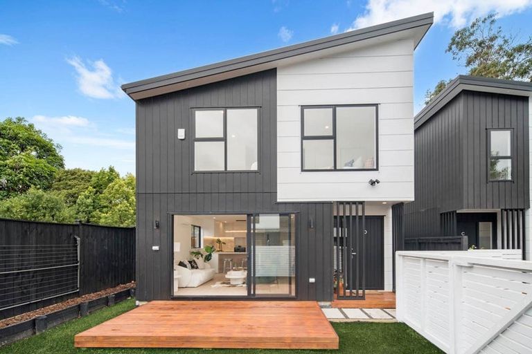Photo of property in 31 Kurnell Drive, Botany Downs, Auckland, 2010