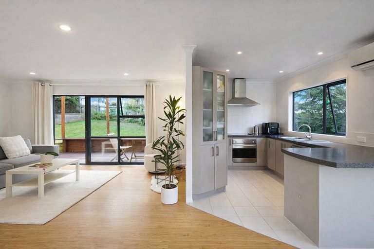 Photo of property in 49a Flaxdale Street, Birkdale, Auckland, 0626