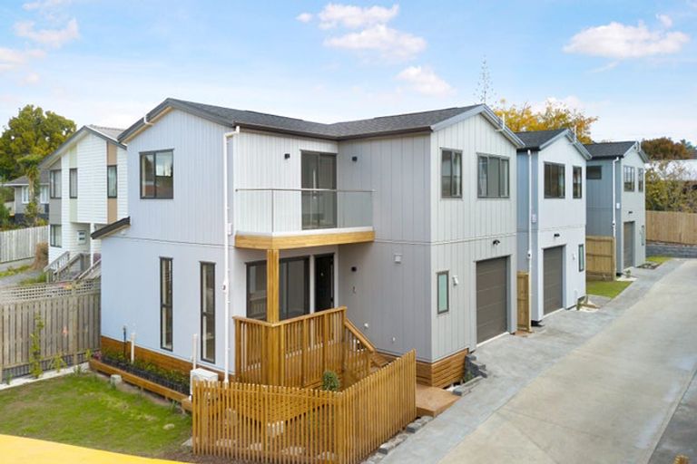 Photo of property in 86a Kervil Avenue, Te Atatu Peninsula, Auckland, 0610