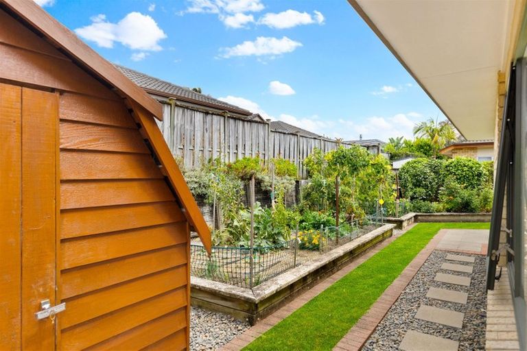 Photo of property in 58 Hillwell Drive, Henderson, Auckland, 0612