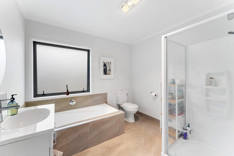 Photo of property in 5b Nielsen Place, Massey, Auckland, 0614