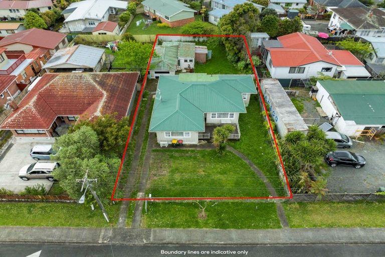 Photo of property in 1 Mckean Avenue, Manurewa, Auckland, 2102